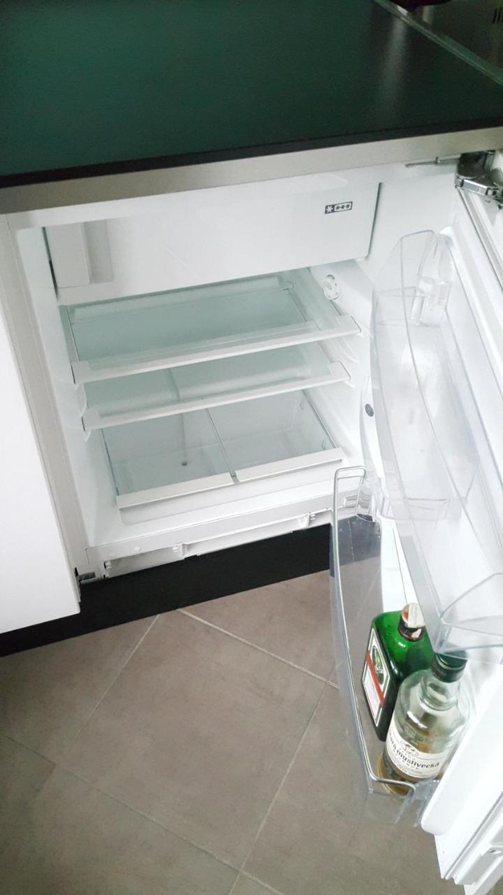 Bastien Studio Near Airport براغ المظهر الخارجي الصورة
