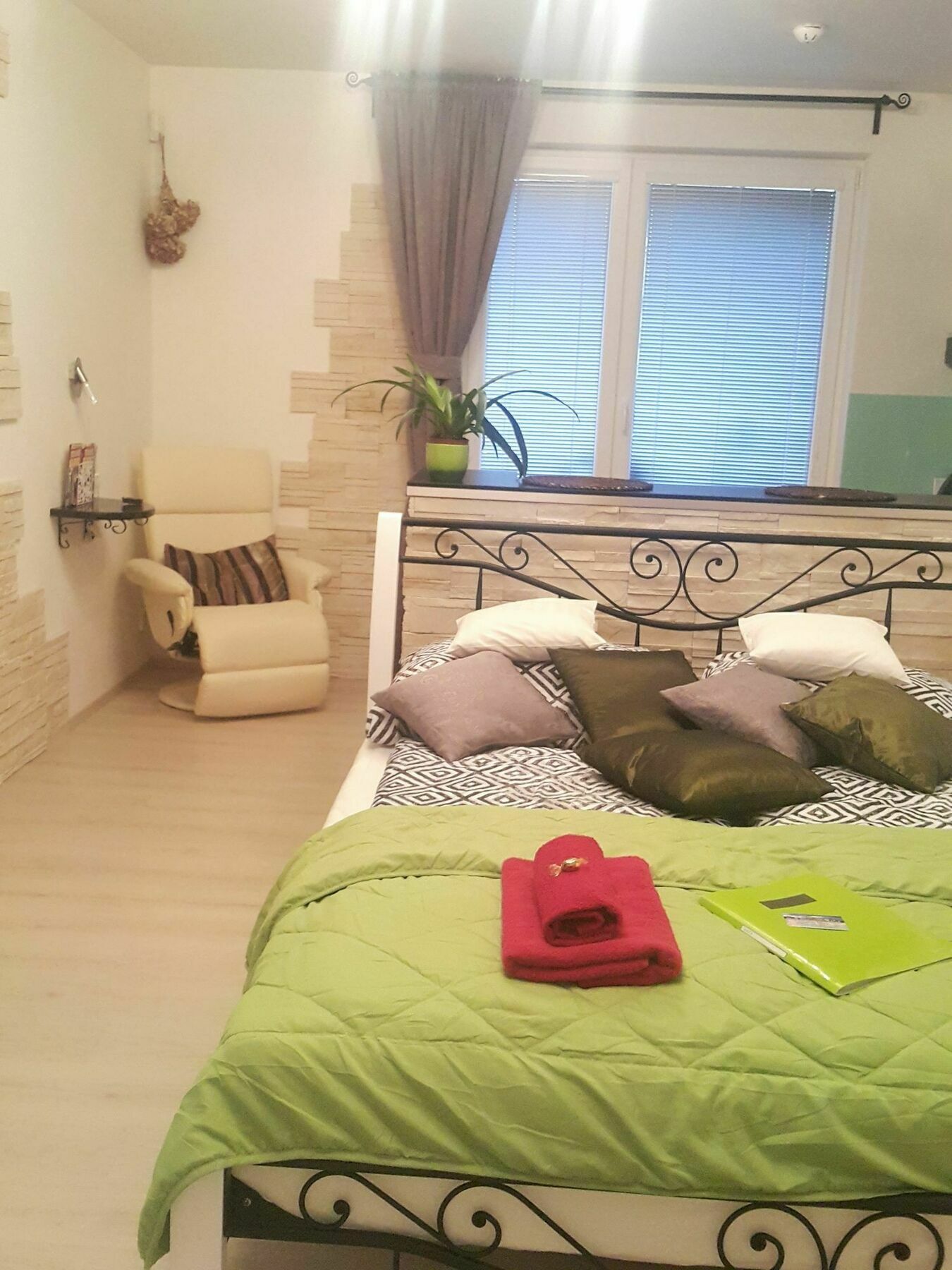 Bastien Studio Near Airport براغ المظهر الخارجي الصورة
