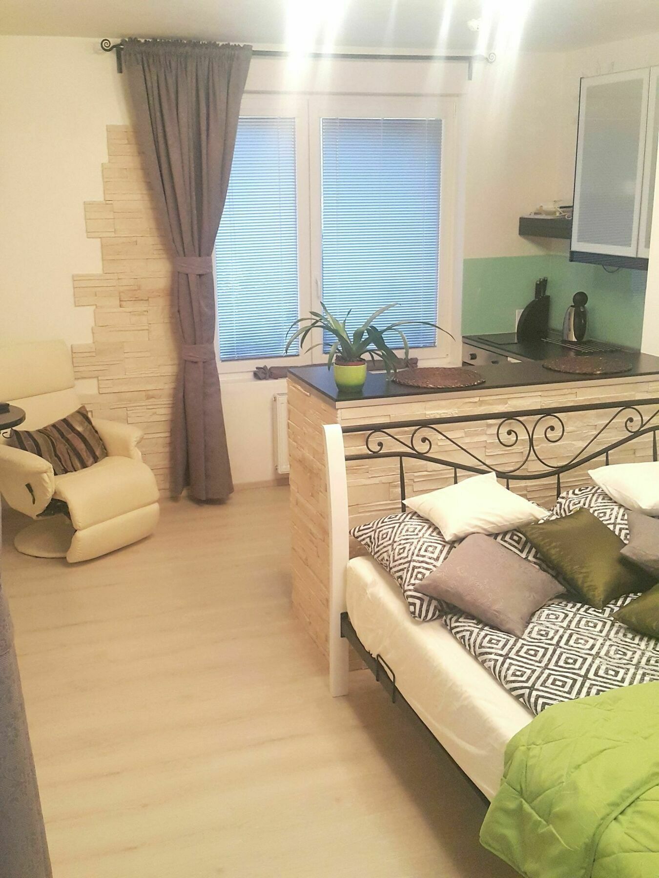 Bastien Studio Near Airport براغ المظهر الخارجي الصورة