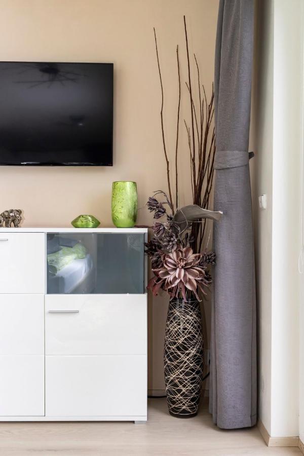 Bastien Studio Near Airport براغ المظهر الخارجي الصورة
