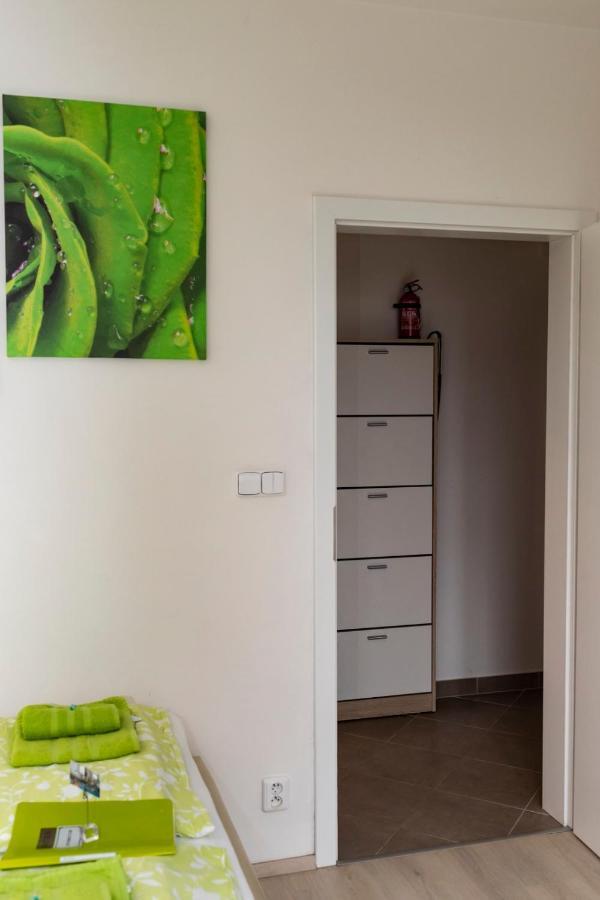Bastien Studio Near Airport براغ المظهر الخارجي الصورة